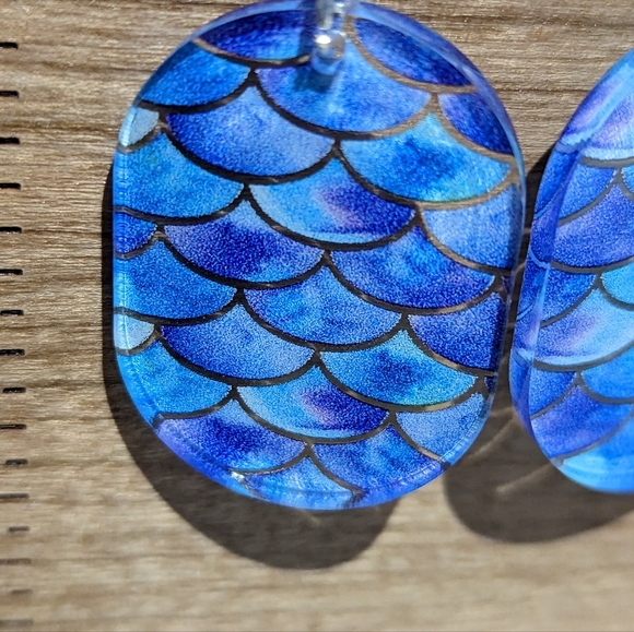 Acrylic Mermaid Scale Earrings New! For @ellabella40 - Picture 3 of 3